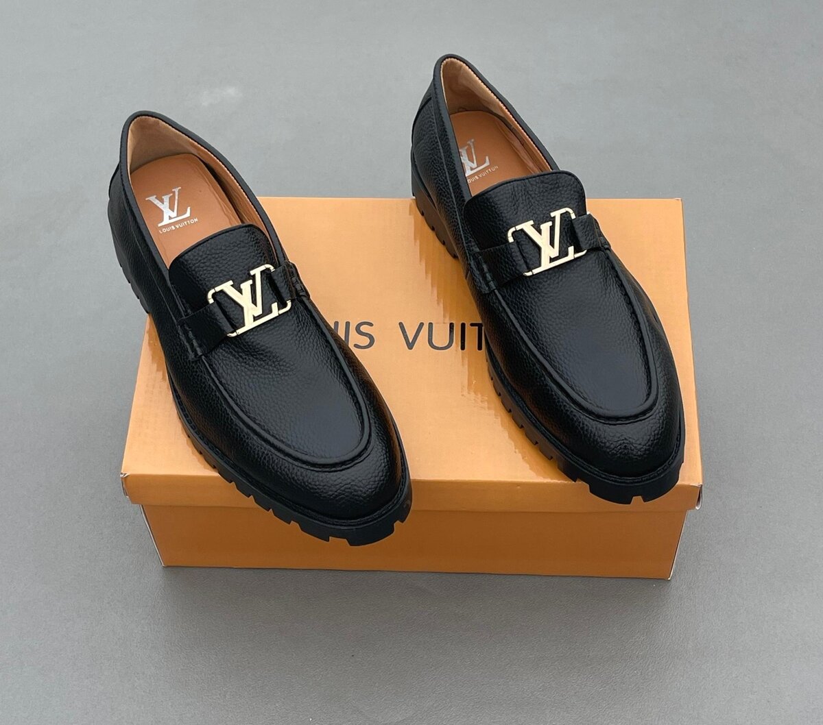 Mocassins élégants en cuir noir