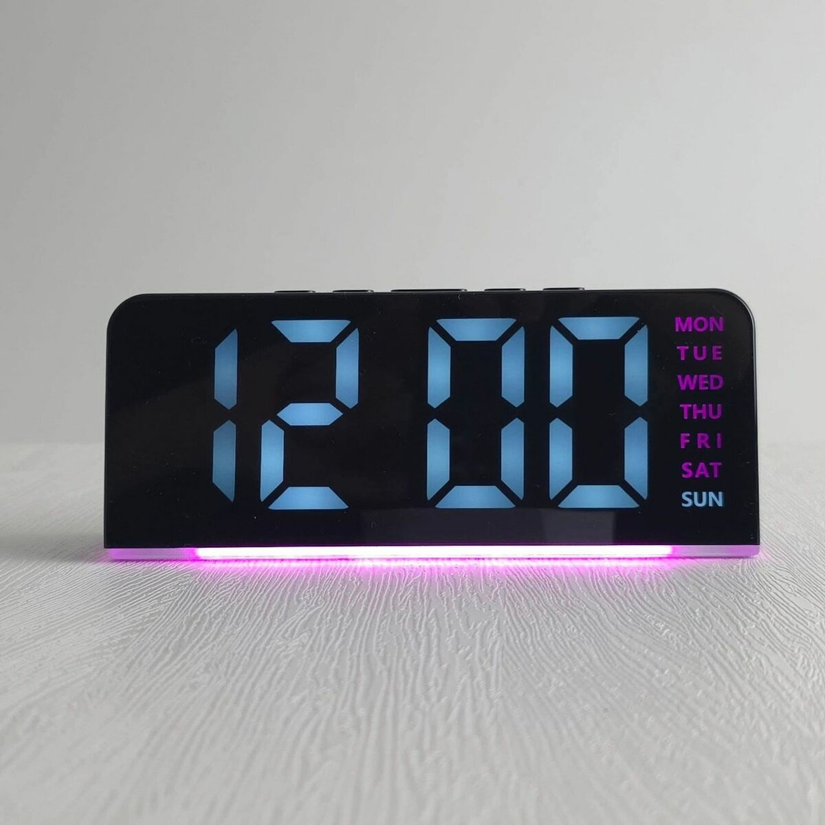 Réveil numérique LED multicolore