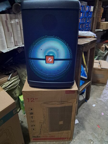 Rechargeable Bluetooth speaker