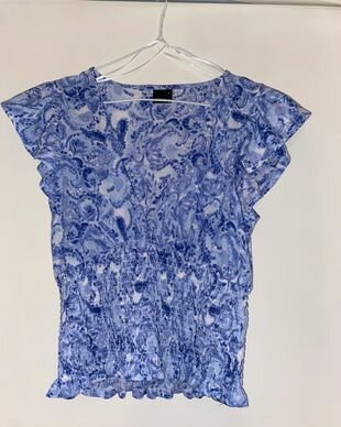 Top fluide à volants femme