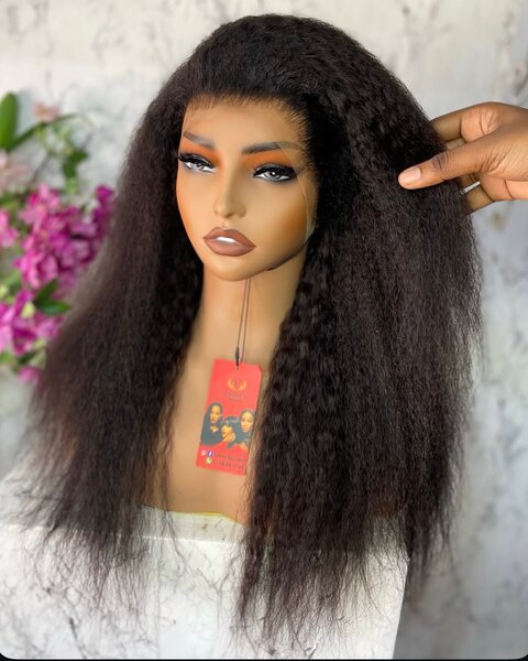 Perruque lace front naturelle bouclée