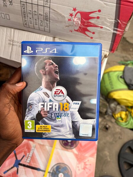 CD FIFA 18 pour PS4