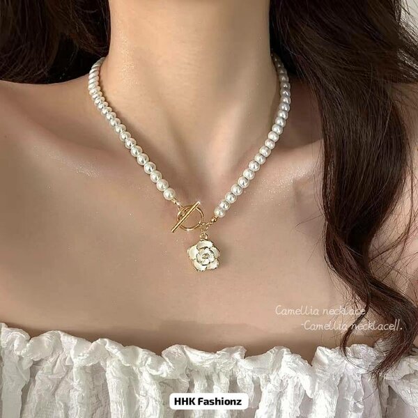 Ladies necklace