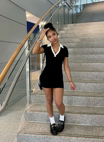 Robe courte noire élégante