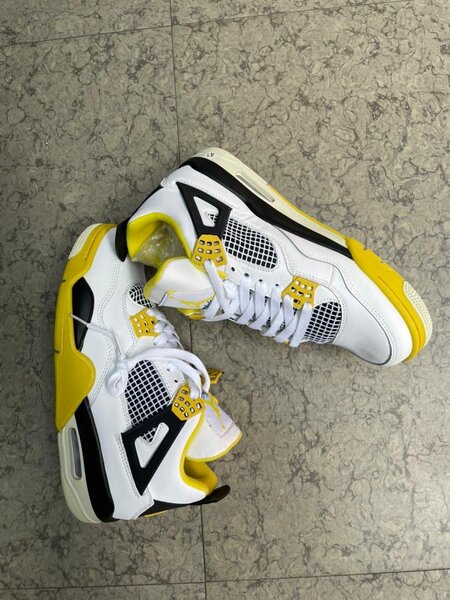 Jordan 4