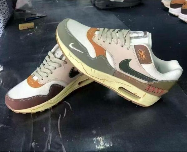 Baskets Air Max rétro stylées