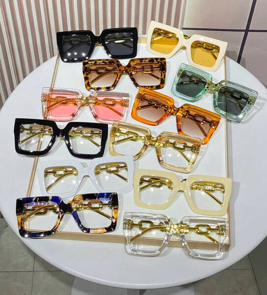 Lunettes de soleil carrées tendance