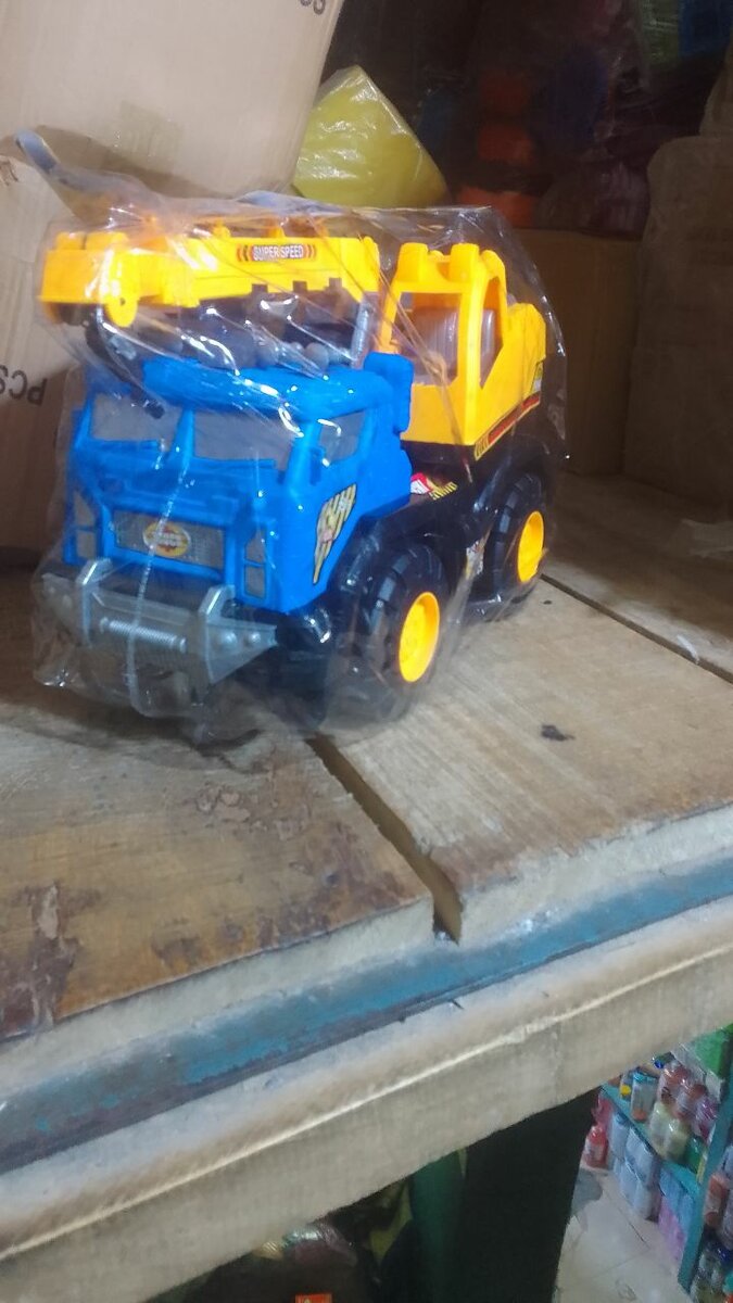Camion jouet grue en plastique
