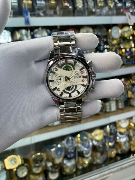 Casio élégante et luxueuse