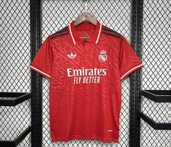 Maillot de football rouge
