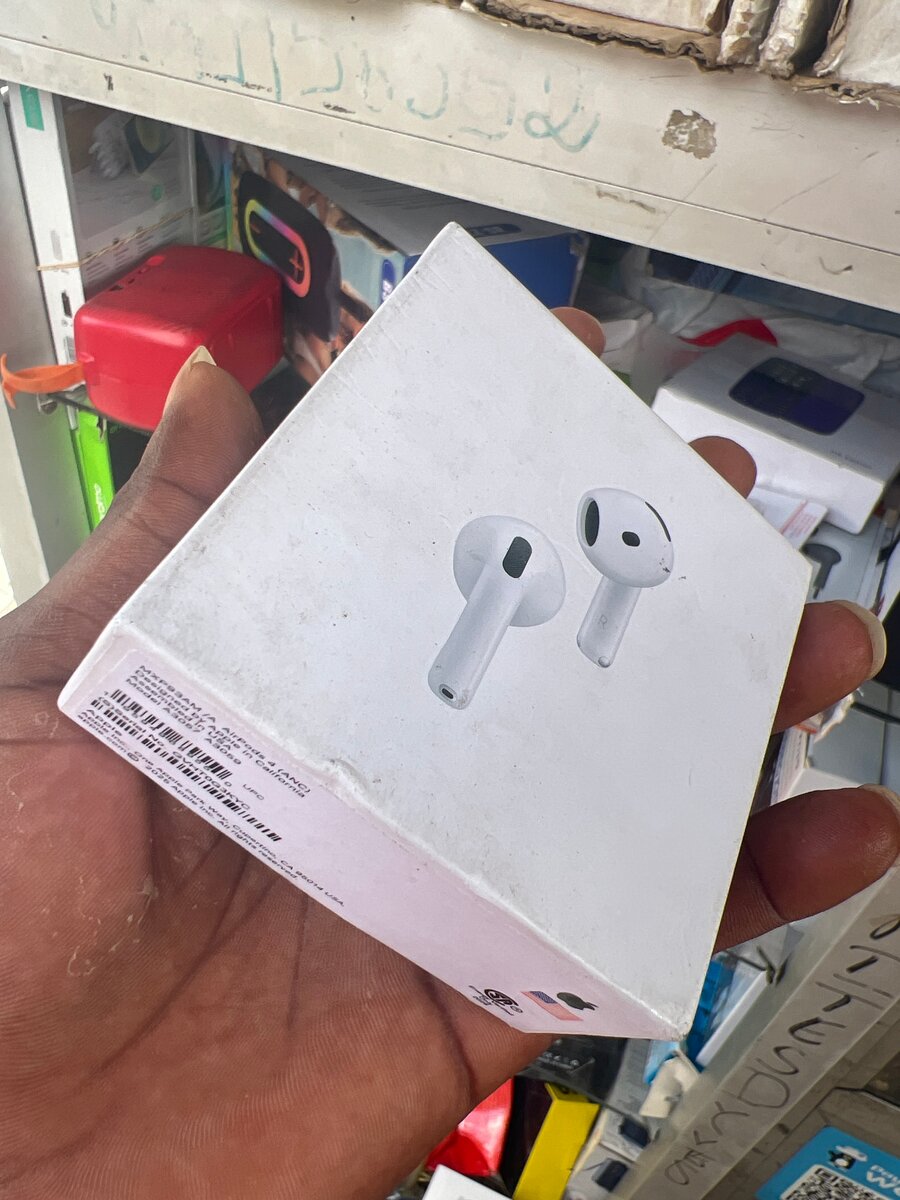 AirPods 4