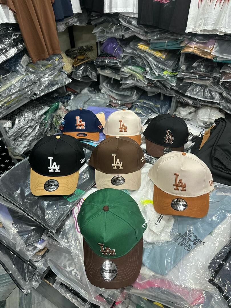 Casquettes à Logo Varié