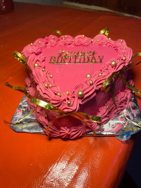 Gâteau d'Anniversaire Cœur Rose