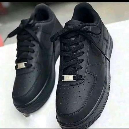 Baskets Noires Classiques Homme