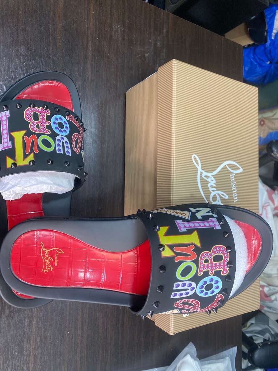 Claquettes Noires Luxe Homme