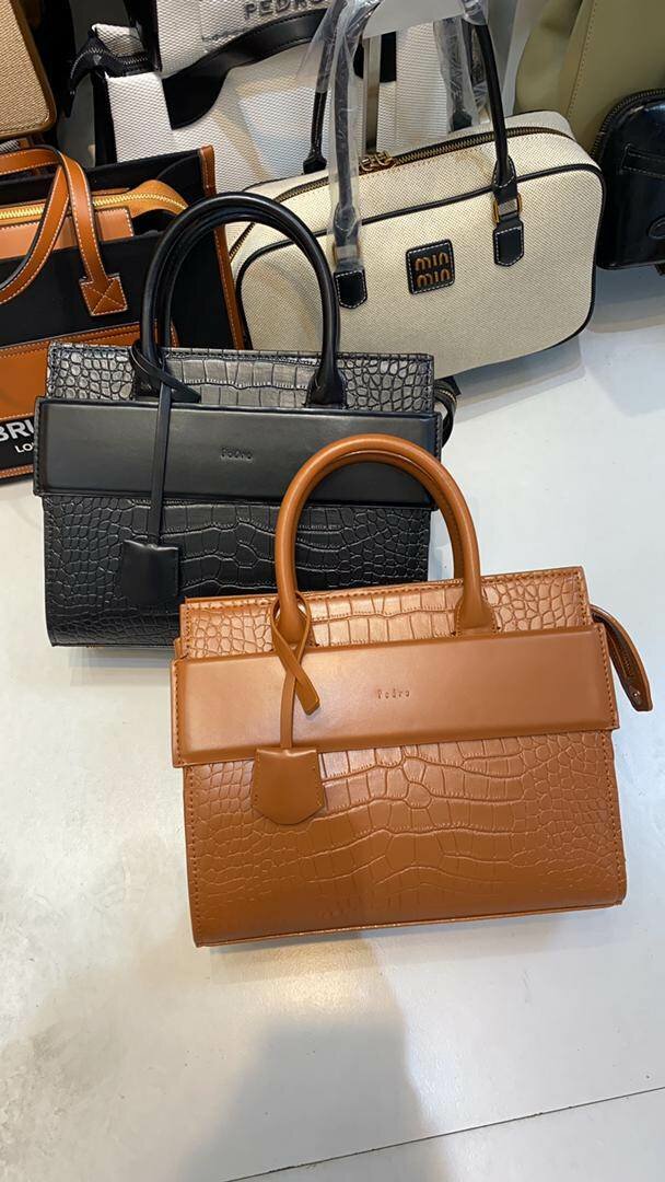 Sac à main croco élégant