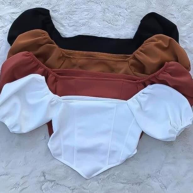 Lot de tops élégants modernes