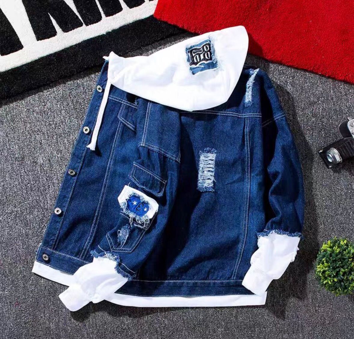 Veste en jean à capuche tendance