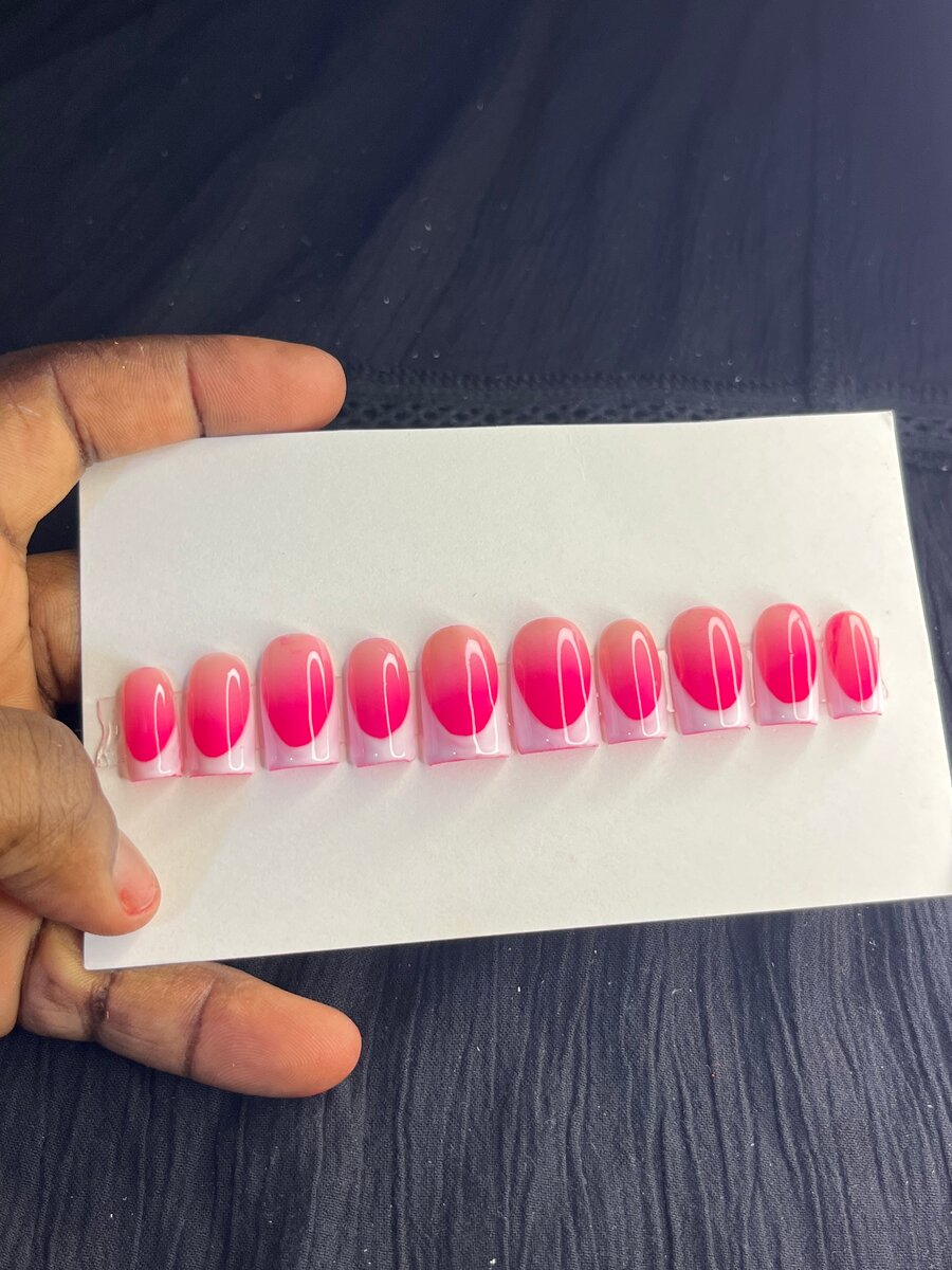 Ongles confectionnés
