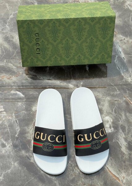 Tongs de luxe Gucci