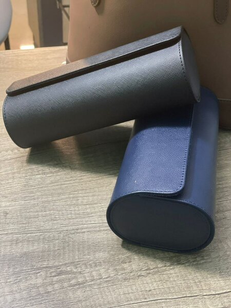 Étui à montres en cuir élégant