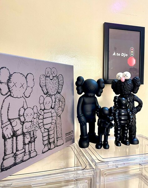 Kaws bonhomme