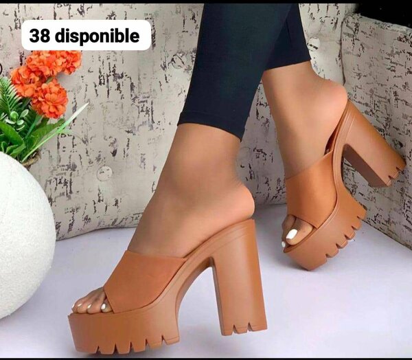 Sandales à talons compensés mode