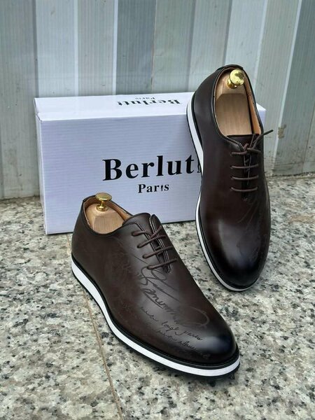 Balladeuses Berluti et TOMMY