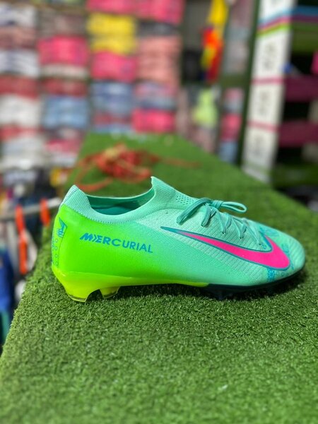 Chaussures de Football Nike Mercurial