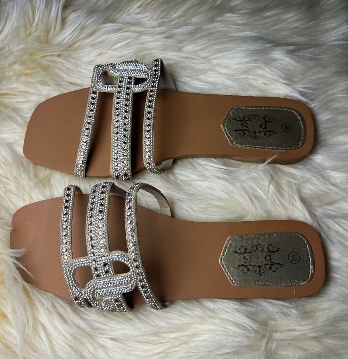 Sandales à strass élégantes