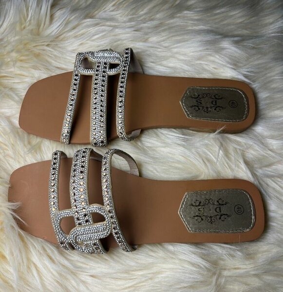 Sandales à strass élégantes