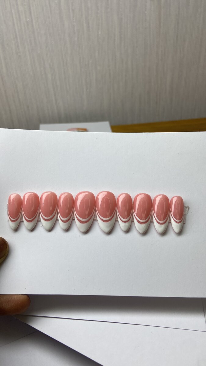 Ongles faux élégants