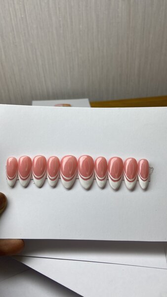 Ongles faux élégants