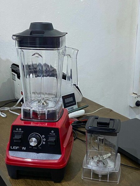 Commercial blender