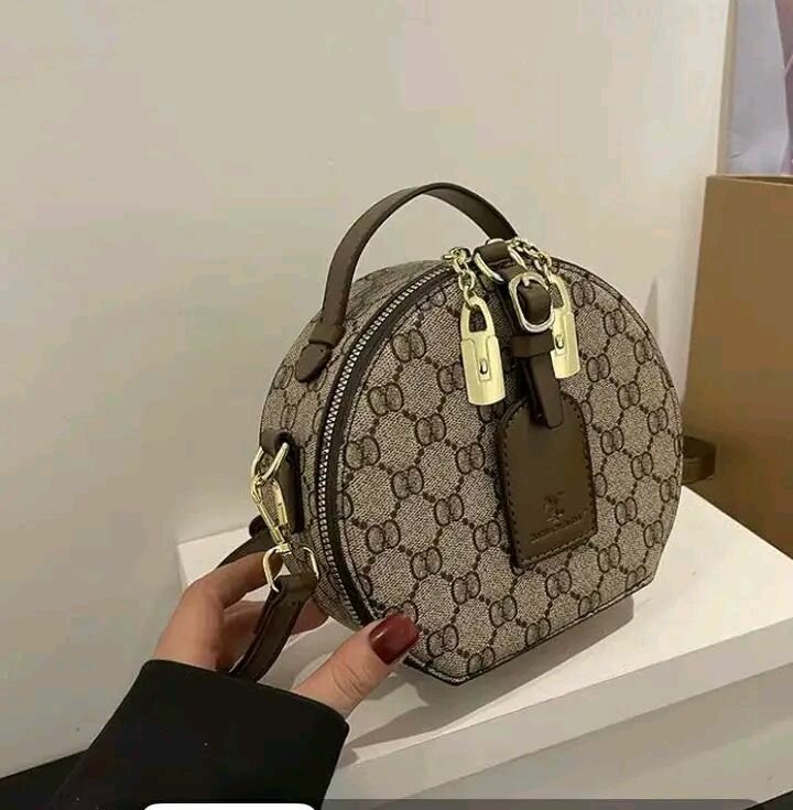 Sac à bandoulière rond élégant