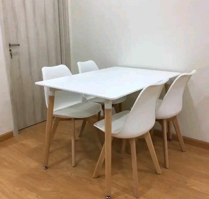 Table à manger moderne