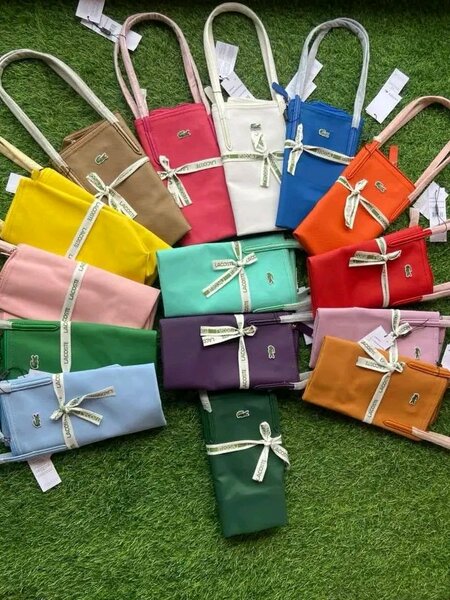 Sac à main Lacoste élégant