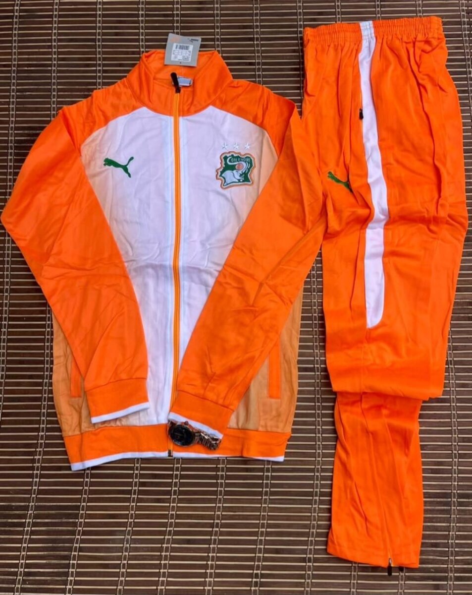 Ensemble de survêtement football