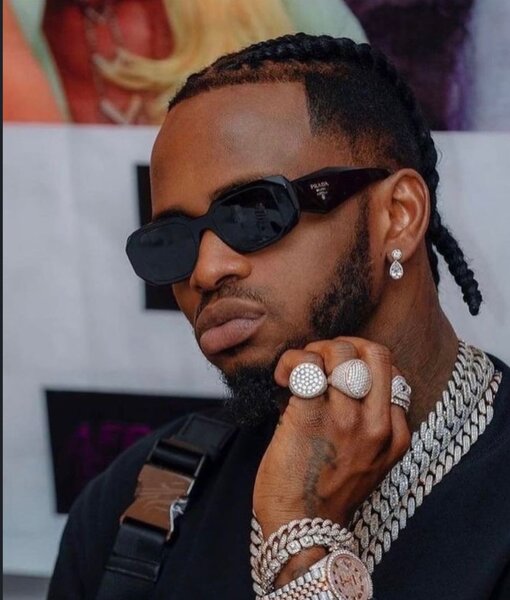 Lunettes de soleil Prada noires