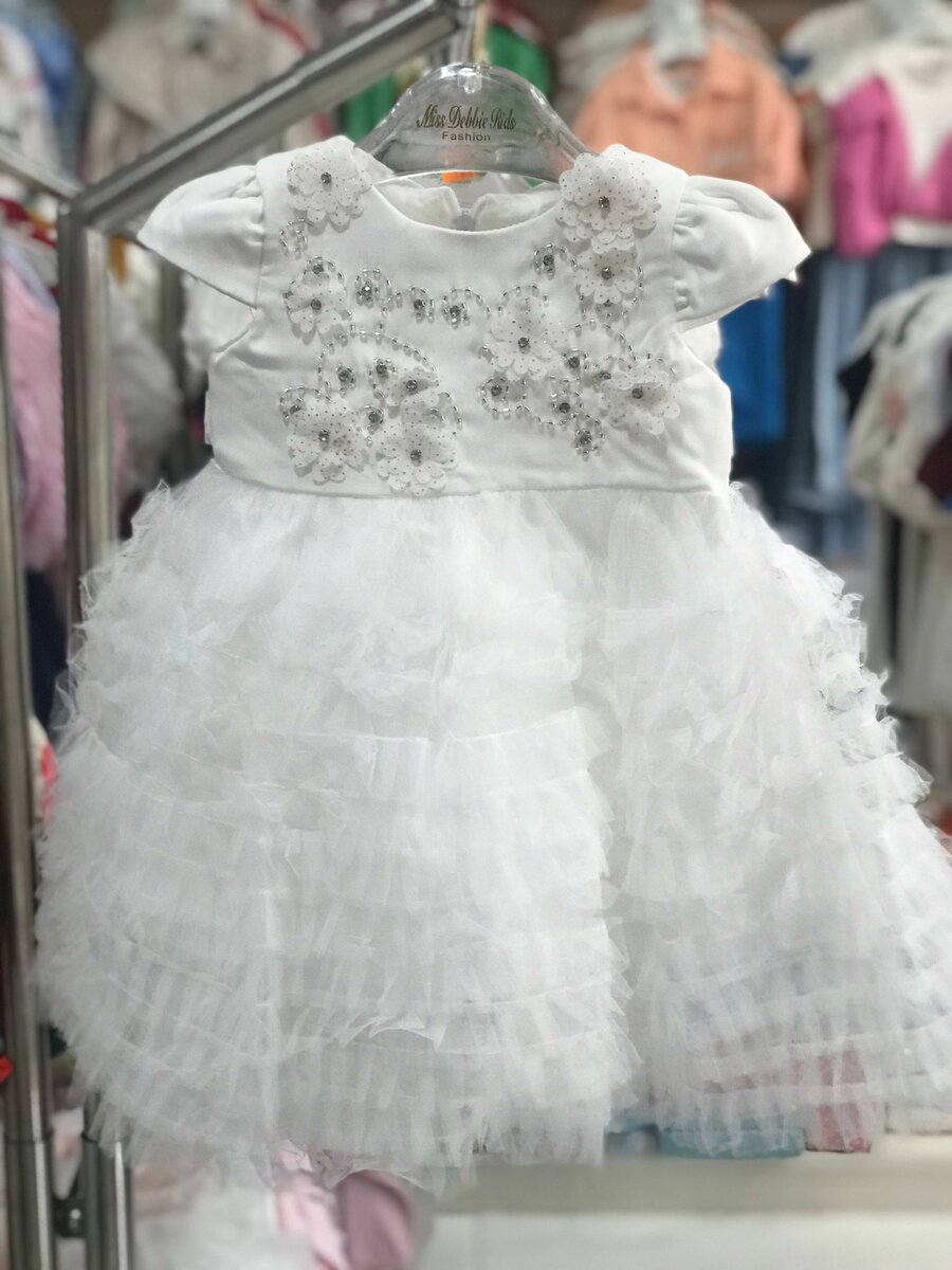 Robe bébé blanche élégante