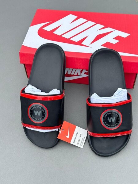 Sliders Nike Sports Style