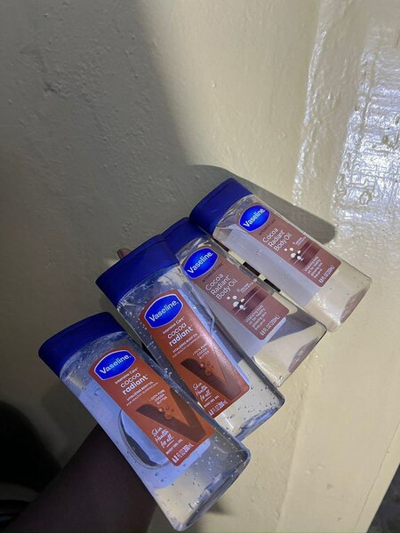 Vaseline cocoa radiant oil