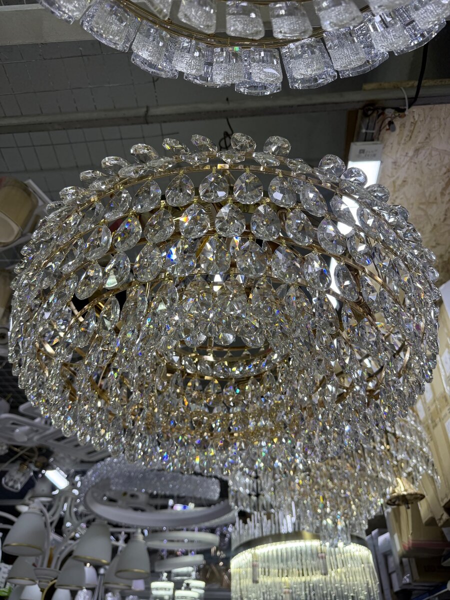 Полухрустальный люстра 60 диаметр 8 патроном