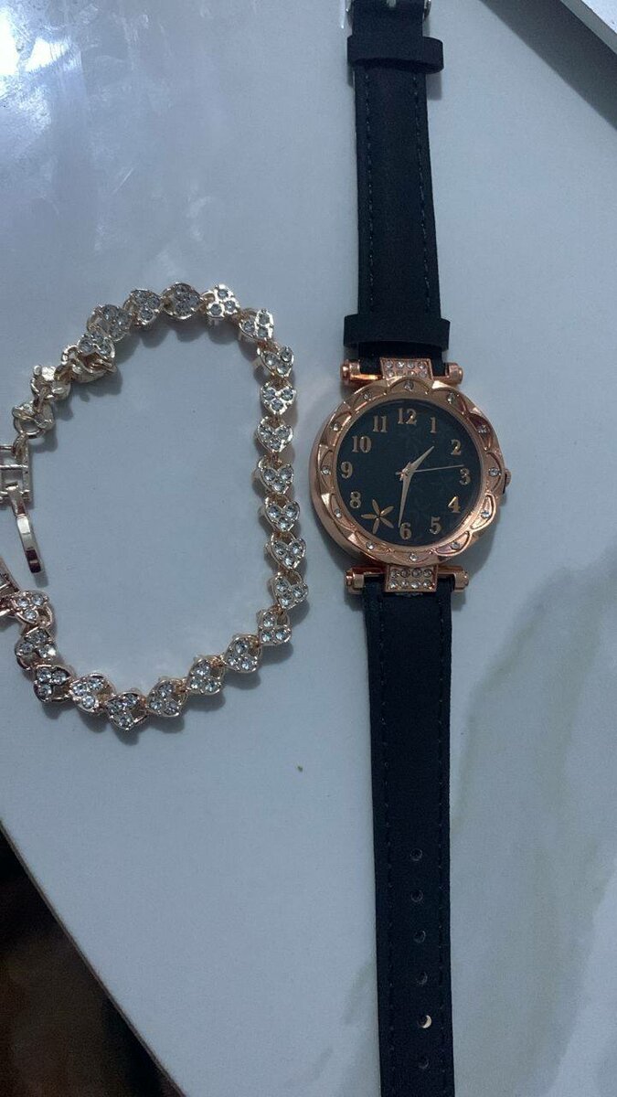 Montre élégante femme