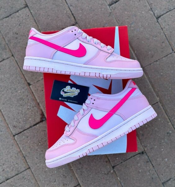 NIKE SB PINK