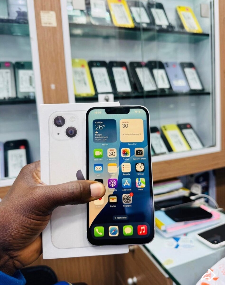 iPhone 13 simple