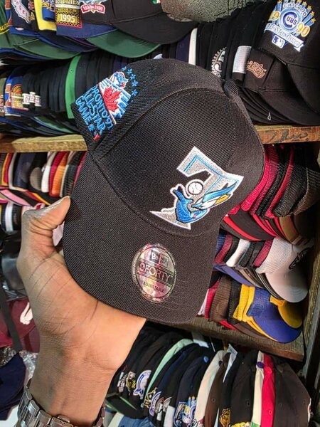 Casquette noire brodée stylée