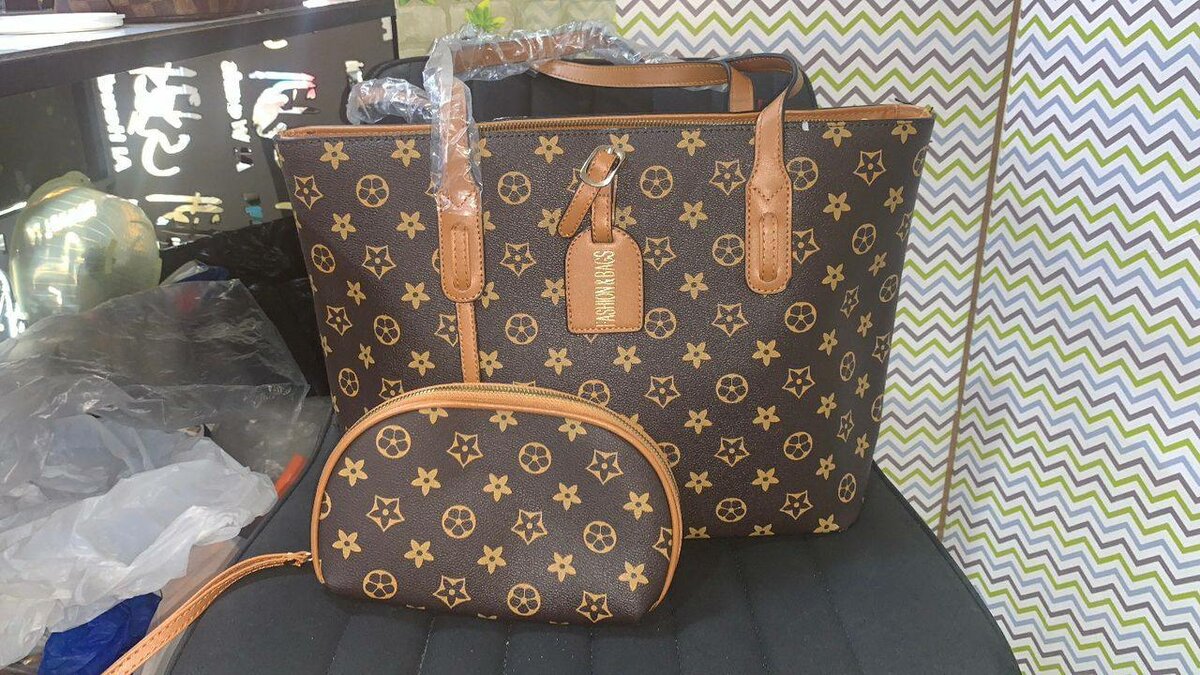 Sac à main en damier élégant