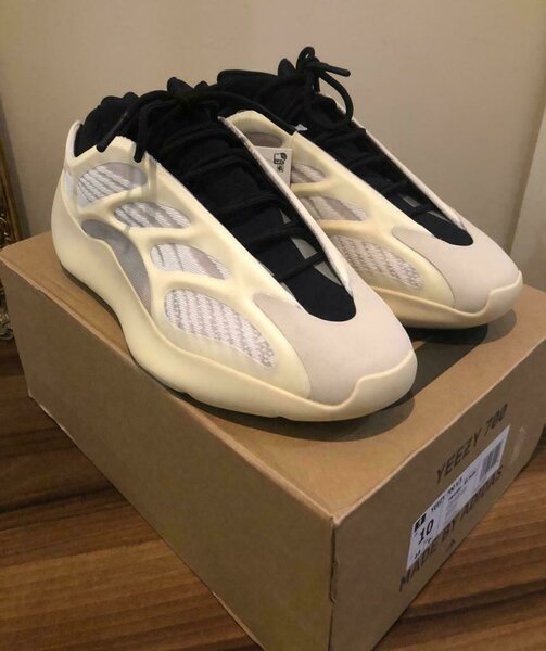 Baskets Yeezy 700 V3
