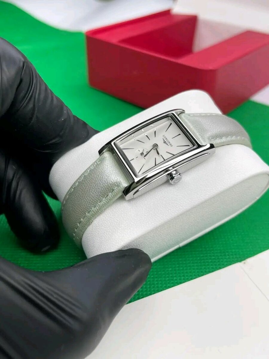 Montres carrées élégantes